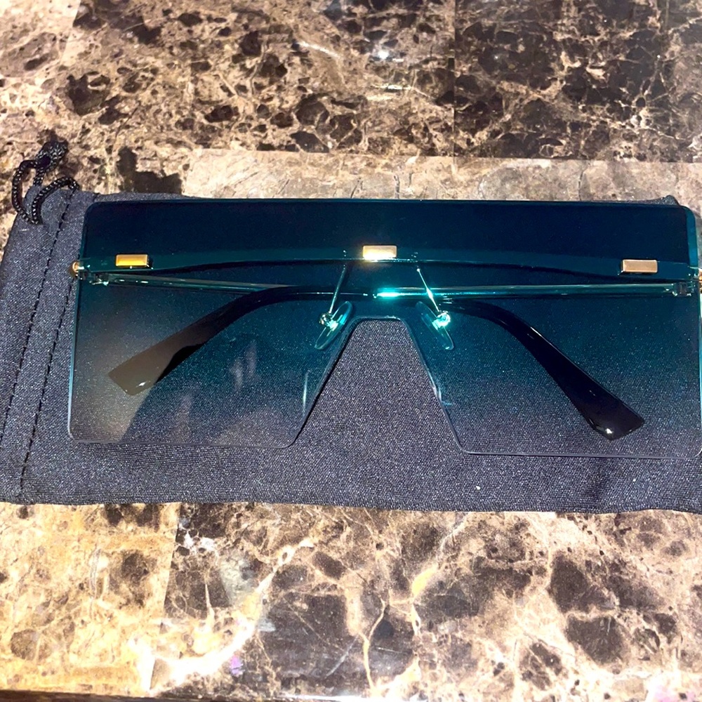 Hunter Green Tint Sunglasses